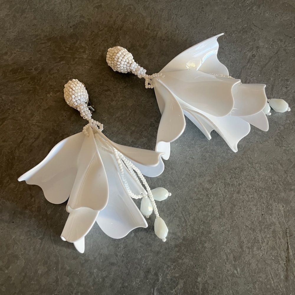 Oscar de la Renta White Classic Impatiens Floral Clip On Statement Earrings